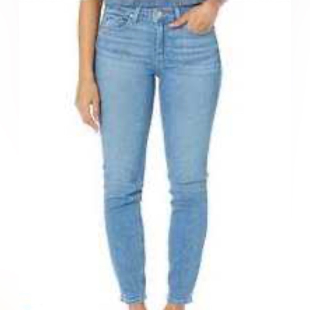 NWOT Paige Verdugo ankle jeans. Pet and smoke free home.